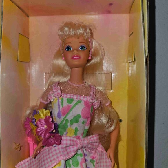 NEW Vintage‎ Avon Special Edition Spring Petals Barbie 2nd In Series 1996 Doll - Picture 5 of 6
